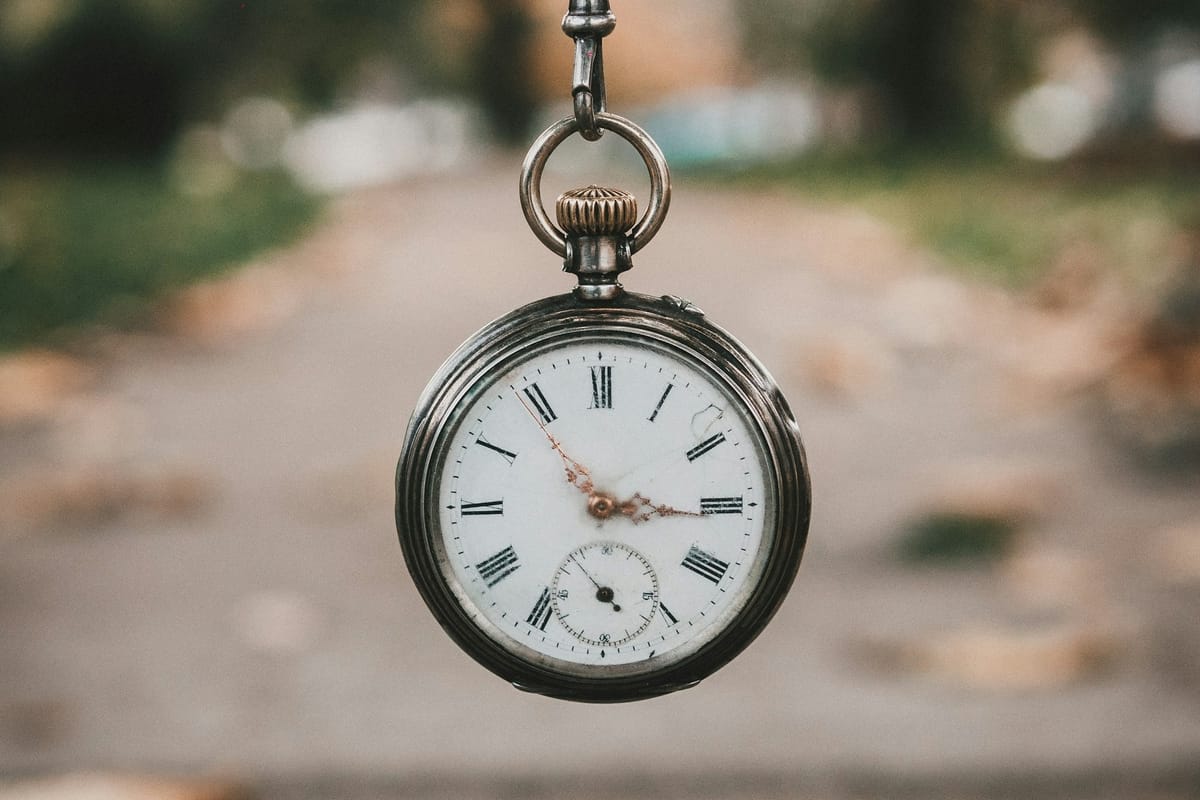 Chaos leashed! - Meetings and times during the interval of dislocation